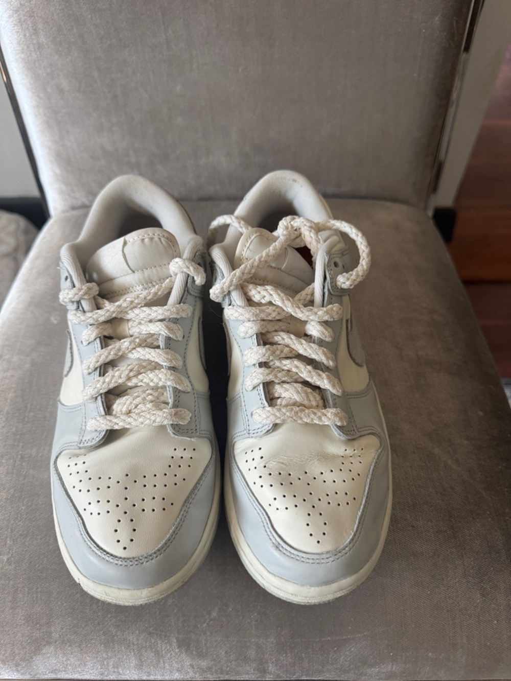 Nike Women’s Low-Top Sneakers in Light Gray and Cream - Picture 3 of 3